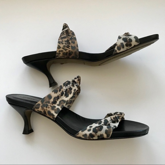 🎉Host Pick🎉Animal Print Sandals by Donald Pliner - Picture 3 of 5